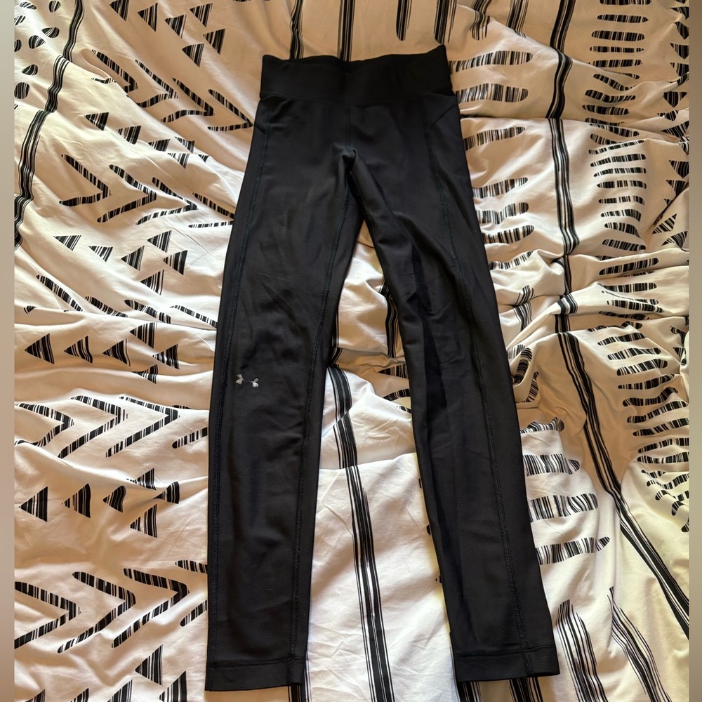 Under Armour Women’s black leggings
